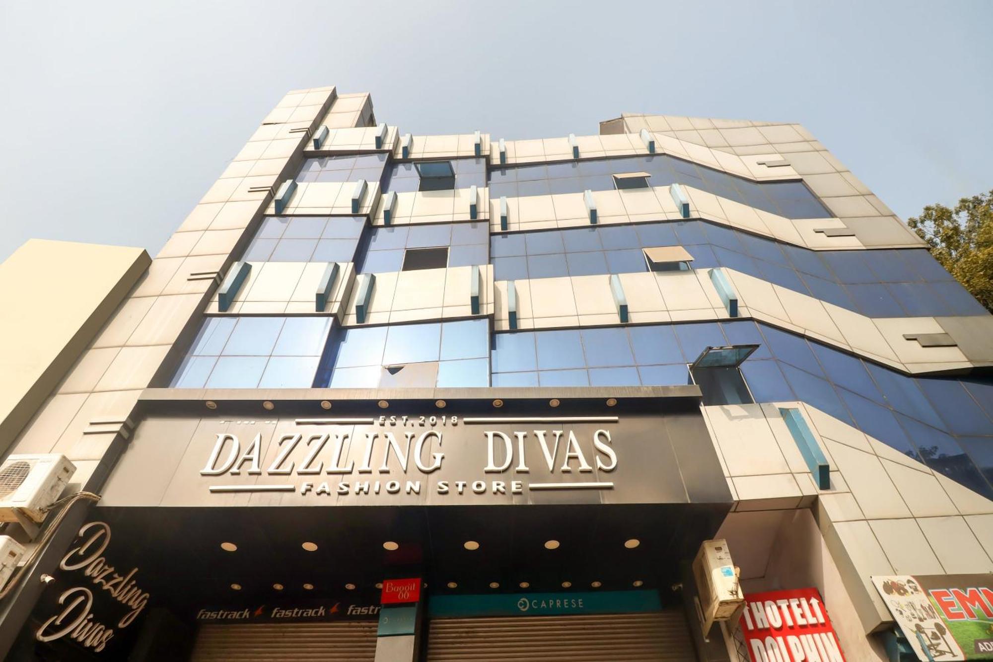 Super Collection O Dolphin Hotell Lucknow Exteriör bild